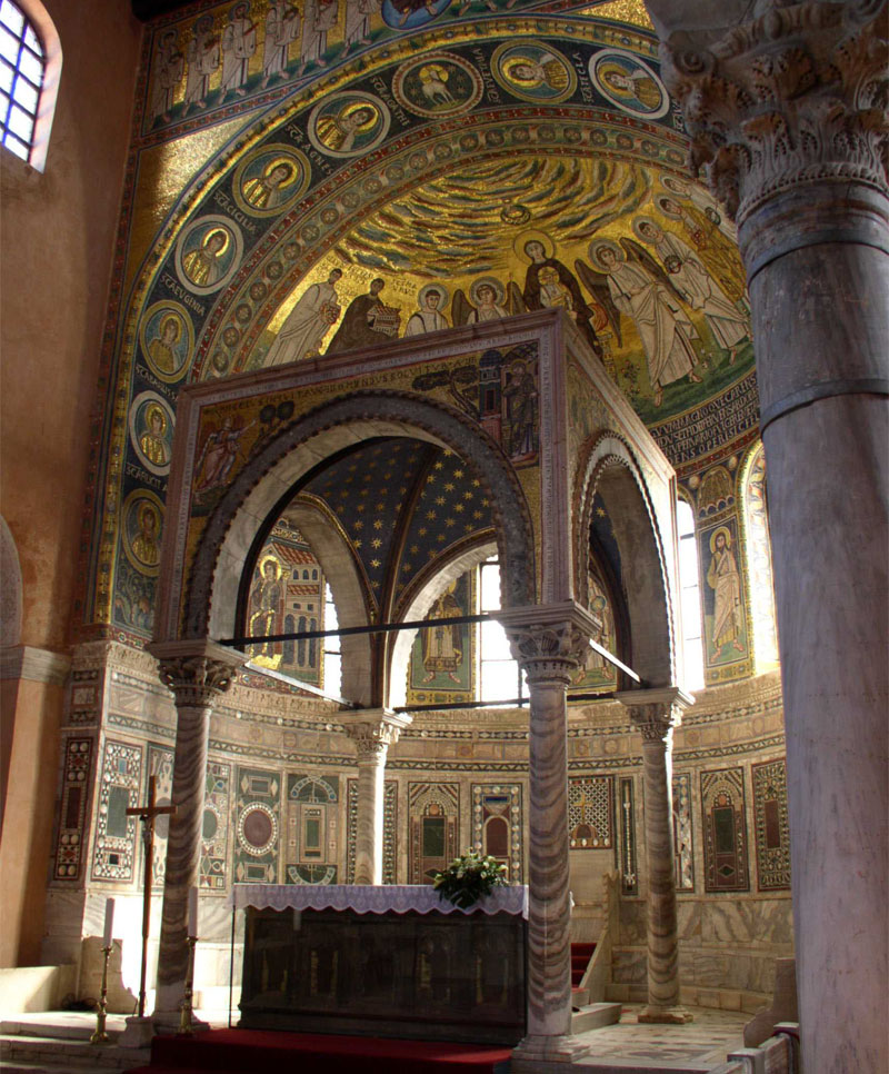Главная ценность Евфразиевой базилики - византийские мозаики VI века